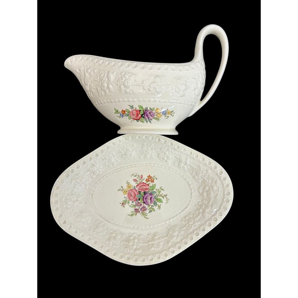 1940s Wellesley Wedgwood Ullswater China Gravy Boat and Underplate